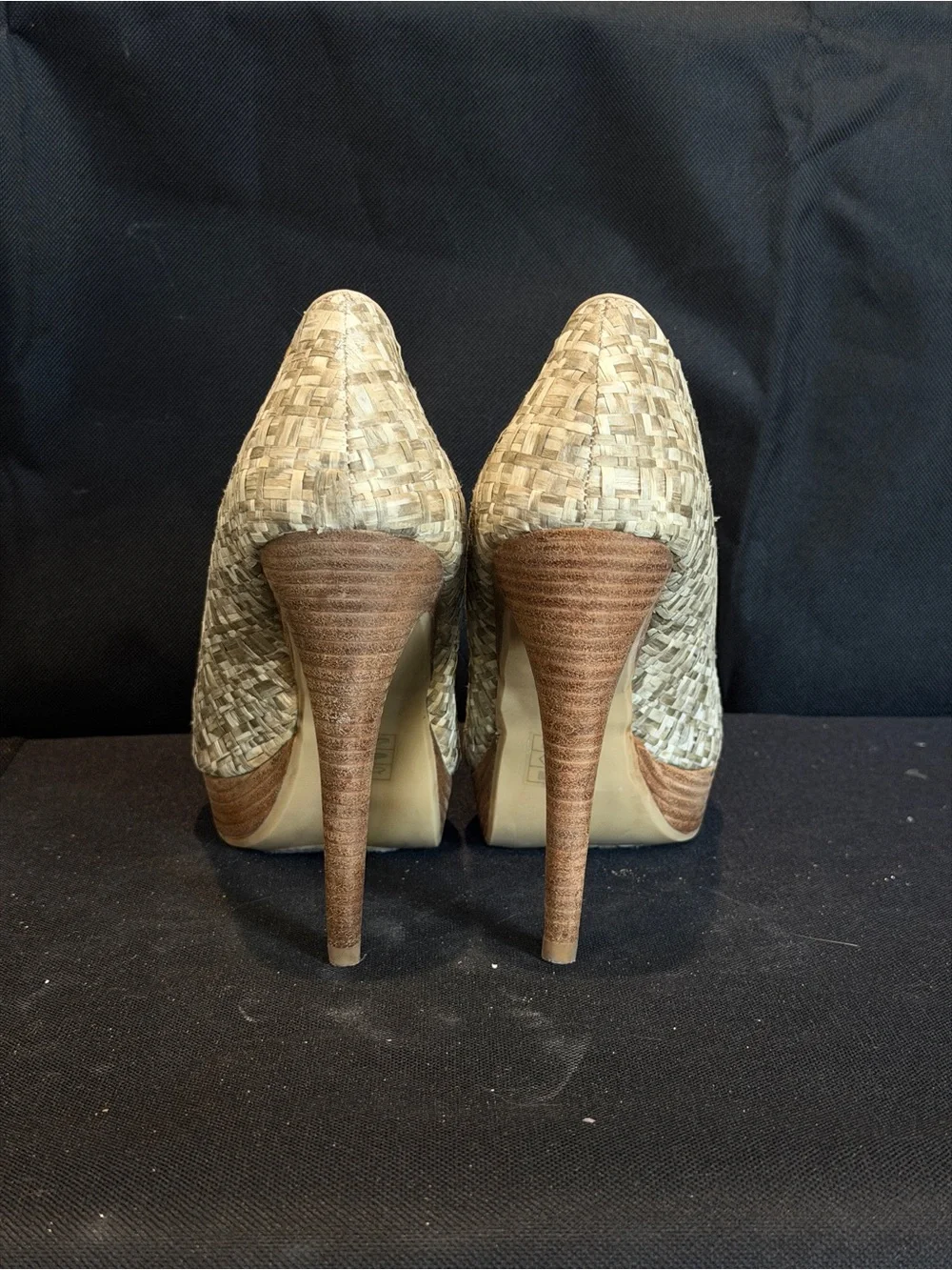 levity woven upper